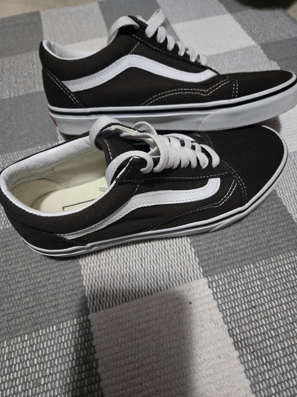 Vans Old Skool -Women's 8, Men's 6.5